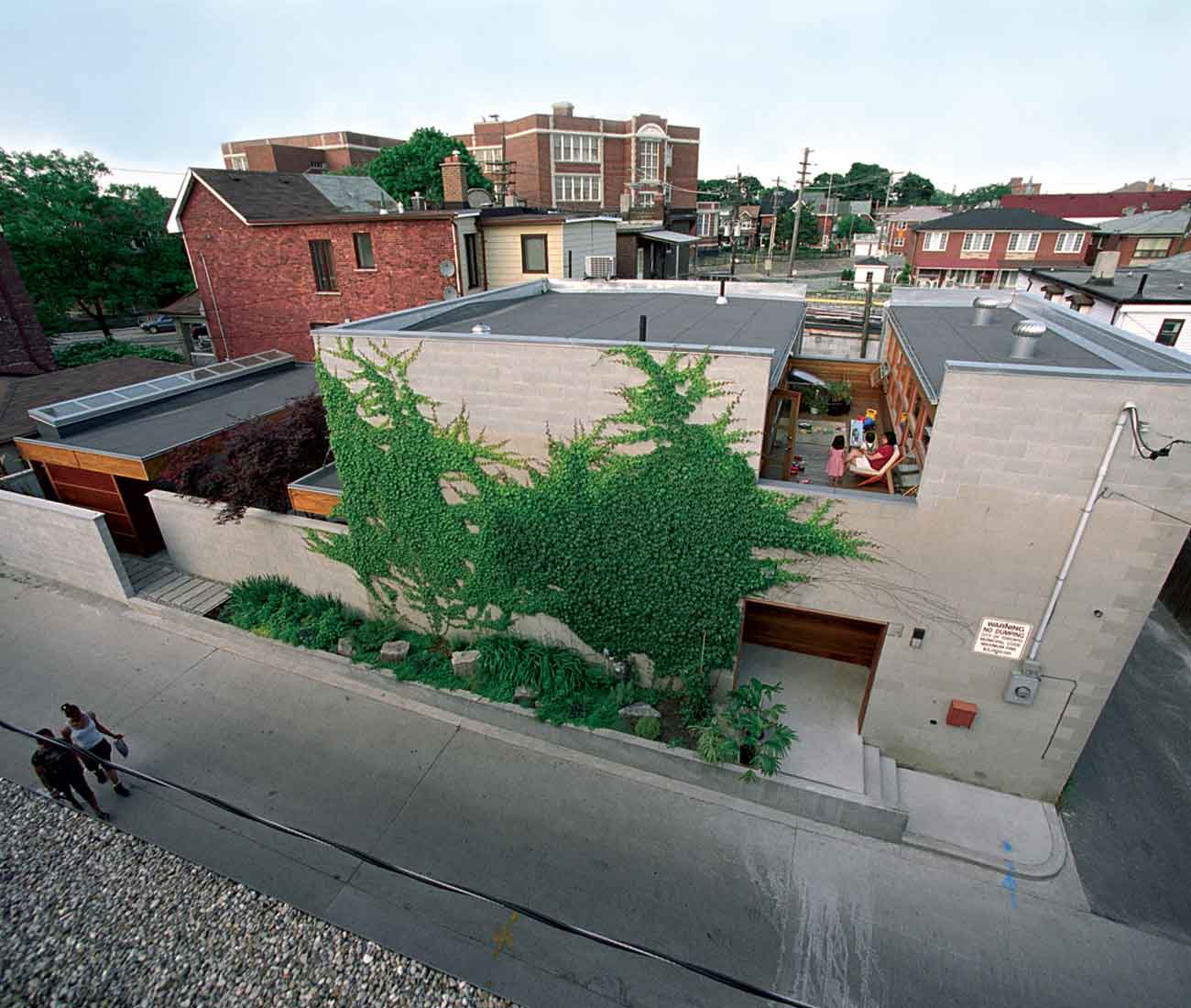 courtyard house concrete warehouse - Studio Junction - Terrace House Toronto Designlines Magazine 